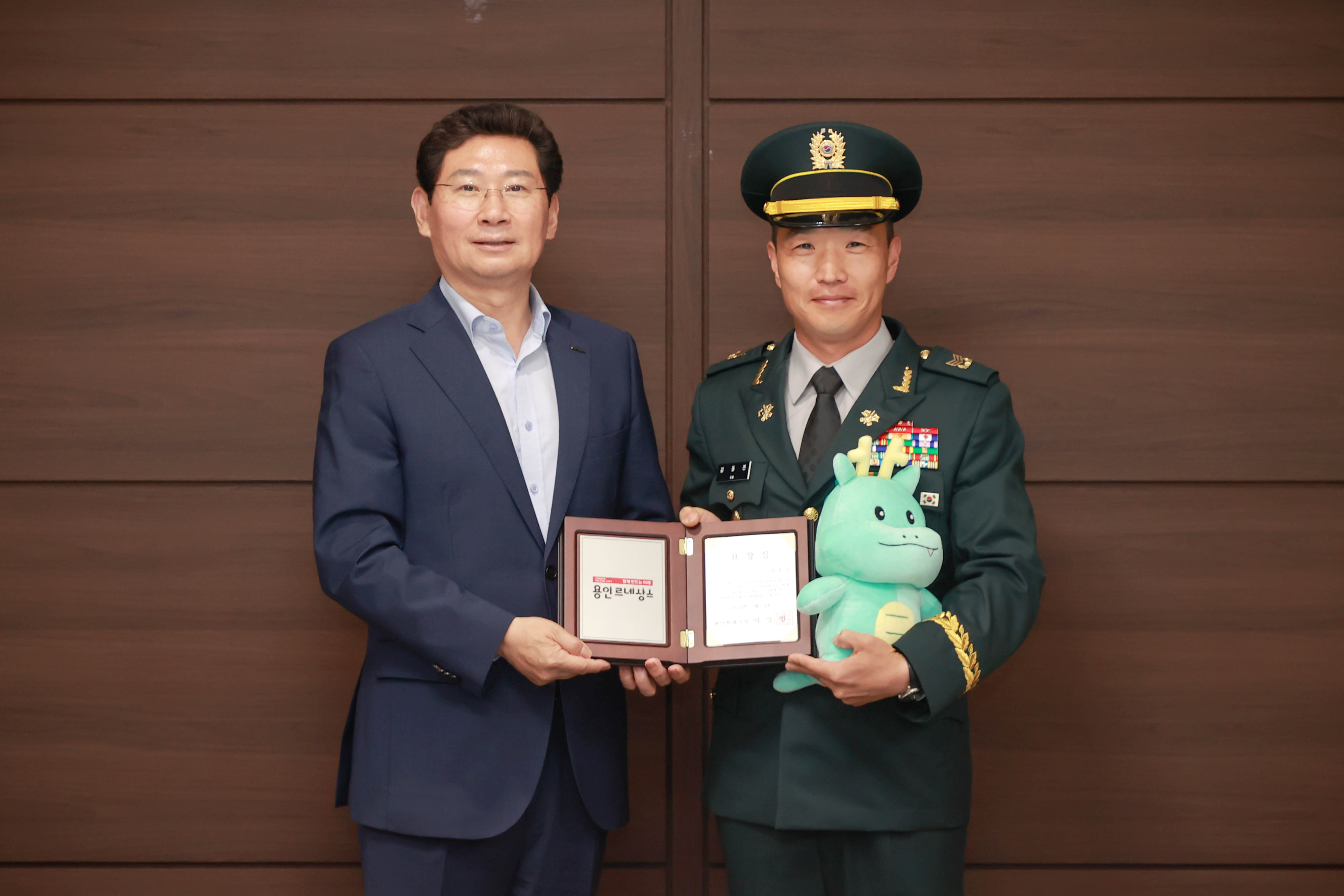 2023년 2분기 자원봉사 유공자 시장 표창 김동진님 커버이미지